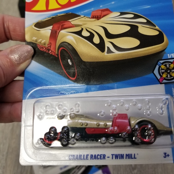 Hot Wheels Silverado Bundle - Picture 5 of 6